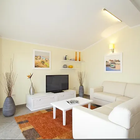 Apartment Villas Almar *